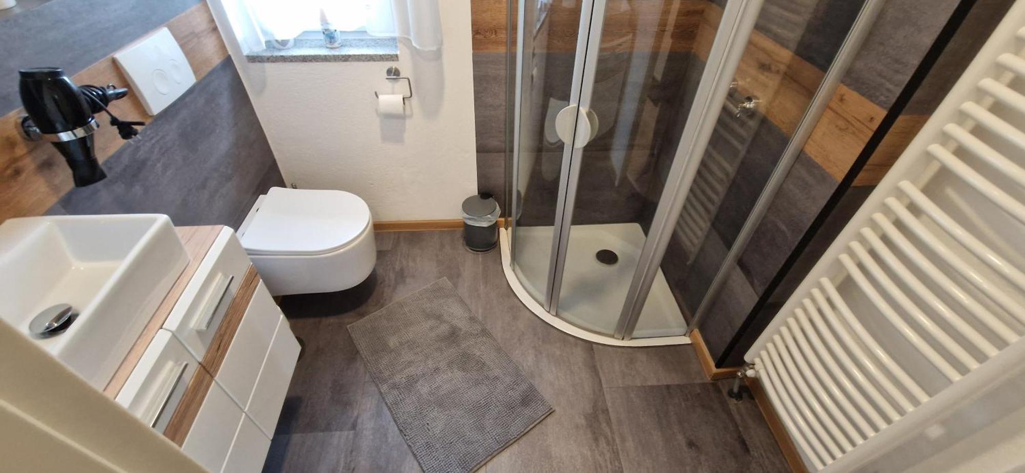 Appartment-Ferienwohnung Mit Kueche, Bad, Kostenlos Wlan, Modern Eingerichtet 罗丁 外观 照片