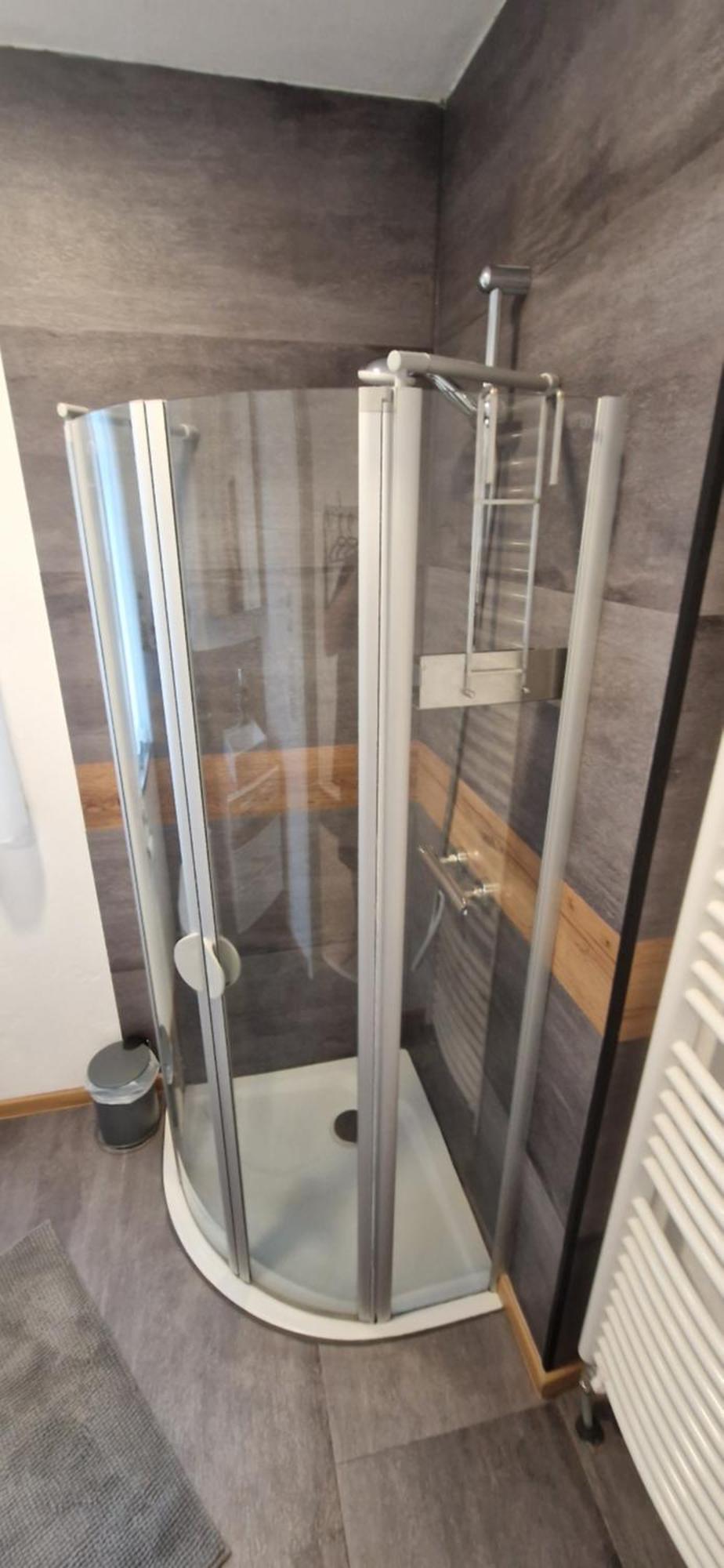 Appartment-Ferienwohnung Mit Kueche, Bad, Kostenlos Wlan, Modern Eingerichtet 罗丁 外观 照片